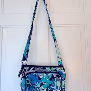 Vera Bradley Retired (2016) Camofloral Crossbody Purse, EUC